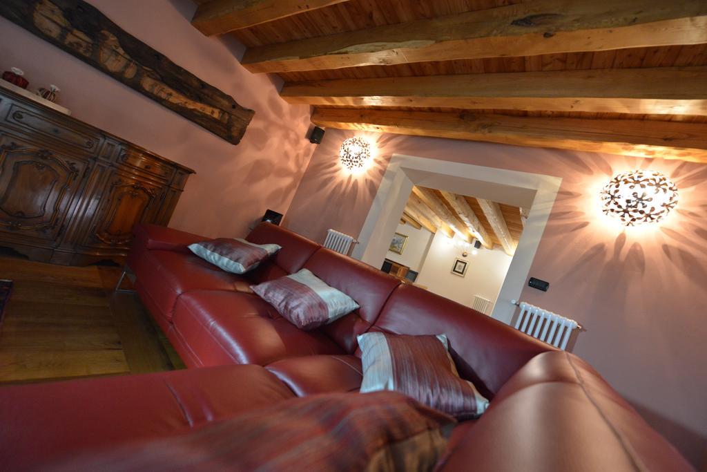 Au Berceau Du Bien-Etre Villa Chambave Szoba fotó